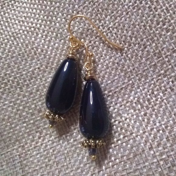 Decadent, Sexy, Sleek & Expensive Looking: Festive Black Agate Teardrop Earrings - Picture 1 of 10